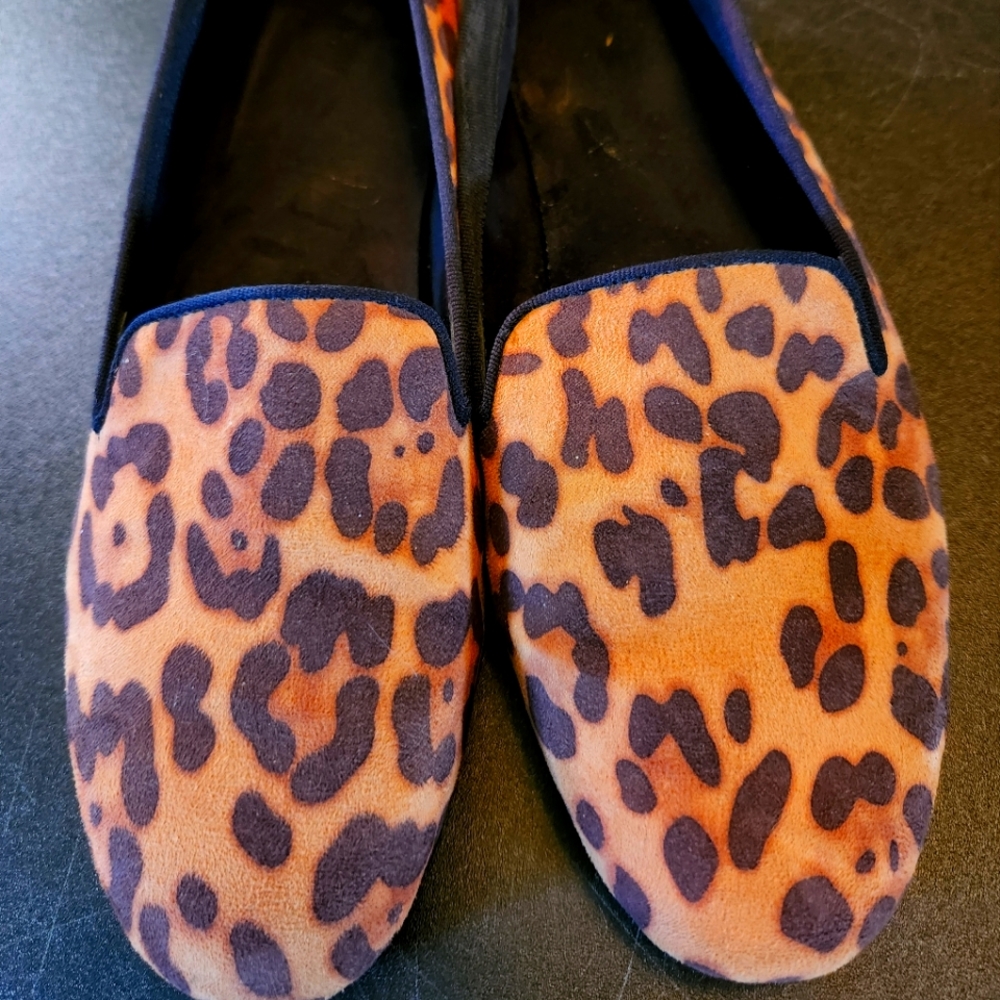 Aerosoles slip on cheeta print